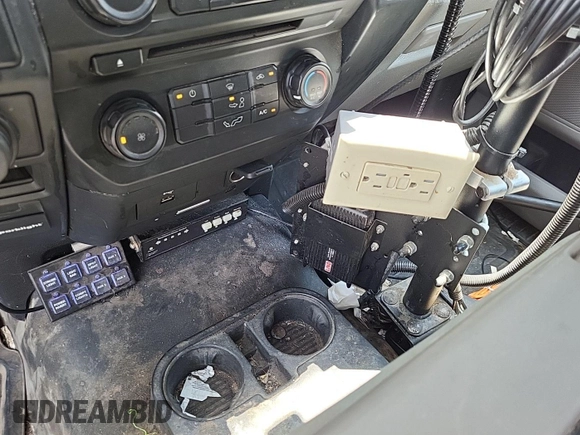 2018 Ford F-150 XL with VIN 1FTNF1E52JKE87531, listed as a IAAI auction lot 42740984 with 121,670 mi miles and . Bid and sale history available at DreamBid. Image 13.