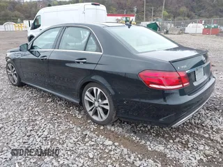 2016 Mercedes-Benz E-Class E 350 Luxury with VIN WDDHF8JB6GB186535, listed as a IAAI auction lot 41883817 with 116,342 mi miles. Bid and sale history available at carsss.com. Image 3.