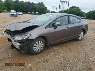 2015 Honda Civic LX z VIN 19XFB2F55FE250093, wystawiony jako Copart lot #57985045 z przebiegiem 157 775 mil mil oraz Szkoda całkowita • Salvage title. Historia ofert i sprzedaży dostępna na DreamBid. Obrazek 1.