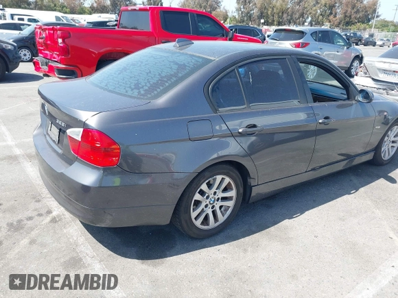 2007 BMW 3 Series 328i z VIN WBAVA37527NL17651, wystawiony jako IAAI lot #42277978 z przebiegiem 213 887 mil mil oraz . Historia ofert i sprzedaży dostępna na DreamBid. Obrazek 4.