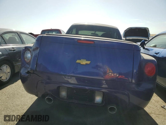 2004 Chevrolet SSR LS z VIN 1GCES14P14B107470, wystawiony jako Copart lot #57395344 z przebiegiem Nie podano mil oraz Szkoda całkowita • Salvage title. Historia ofert i sprzedaży dostępna na DreamBid. Obrazek 6.