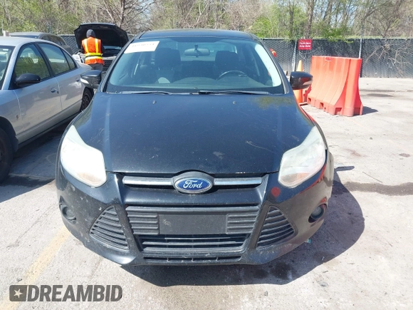 2014 Ford Focus SE with VIN 1FADP3F26EL223601, listed as a IAAI auction lot 41930554 with 190,275 mi miles. Bid and sale history available at carsss.com. Image 6.