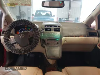 2010 Lexus HS 250h z VIN JTHBB1BAXA2005211, wystawiony jako IAAI lot #41884955 z przebiegiem 214 578 mil mil oraz . Historia ofert i sprzedaży dostępna na DreamBid. Obrazek 19.