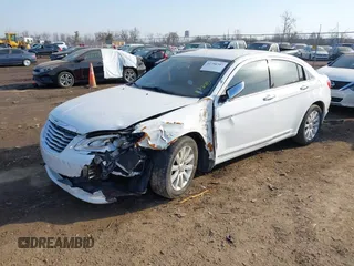 2013 Chrysler 200 Limited with VIN 1C3CCBCG9DN504407, listed as a IAAI auction lot 41790307 with 152,461 mi miles. Bid and sale history available at carsss.com. Image 17.