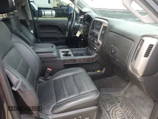 2015 GMC Sierra 3500HD Denali z VIN 1GT424E87FF588292, wystawiony jako Copart lot #65950764 z przebiegiem 128 416 mil mil oraz Szkoda całkowita • Salvage title. Historia ofert i sprzedaży dostępna na DreamBid. Obrazek 5.