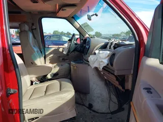 1997 Ford Econoline Commercial z VIN 1FDEE14L2VHA42143, wystawiony jako IAAI lot #40406986 z przebiegiem 190 938 mil mil oraz . Historia ofert i sprzedaży dostępna na DreamBid. Obrazek 5.