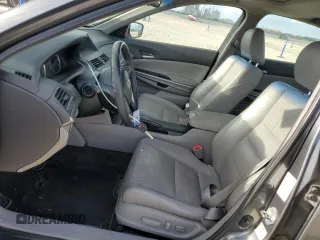 2010 Honda Accord EX-L z VIN 1HGCP3F86AA000301, wystawiony jako Copart lot #84867284 z przebiegiem Nie podano mil oraz Szkoda całkowita • Salvage title. Historia ofert i sprzedaży dostępna na DreamBid. Obrazek 7.