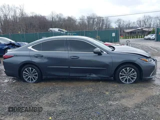 2022 Lexus ES 350 z VIN 58ACZ1B18NU133558, wystawiony jako IAAI lot #41837796 z przebiegiem 35 770 mil mil oraz . Historia ofert i sprzedaży dostępna na DreamBid. Obrazek 13.