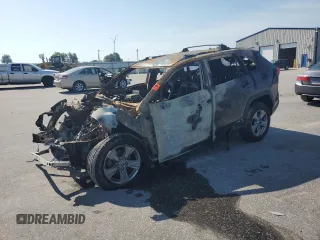 2022 Toyota RAV4 Hybrid XLE z VIN 4T3RWRFV6NU082400, wystawiony jako Copart lot #61646035 z przebiegiem Nie podano mil oraz Szkoda całkowita • Salvage title. Historia ofert i sprzedaży dostępna na DreamBid. Obrazek 1.