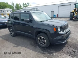 2017 Jeep Renegade Sport z VIN ZACCJBABXHPF35851, wystawiony jako IAAI lot #42705605 z przebiegiem 141 831 mil mil oraz . Historia ofert i sprzedaży dostępna na DreamBid. Obrazek 1.