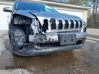 2017 Jeep Cherokee Limited z VIN 1C4PJLDB7HW641972, wystawiony jako IAAI lot #42081133 z przebiegiem 115 589 mil mil oraz . Historia ofert i sprzedaży dostępna na DreamBid. Obrazek 6.