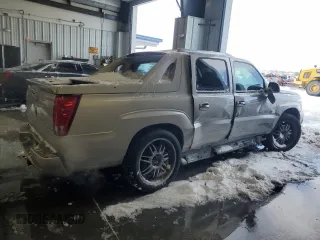 2004 Cadillac Escalade EXT z VIN 3GYEK62N34G324955, wystawiony jako Copart lot #87479764 z przebiegiem 218 127 mil mil oraz Szkody całkowita. Historia ofert i sprzedaży dostępna na DreamBid. Obrazek 3.