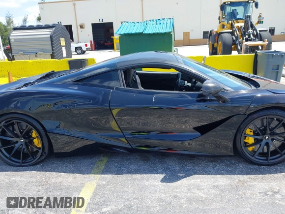 2018 McLaren 720S z VIN SBM14DCA9JW001142, wystawiony jako IAAI lot #42117797 z przebiegiem 15 654 mil mil oraz . Historia ofert i sprzedaży dostępna na DreamBid. Obrazek 13.