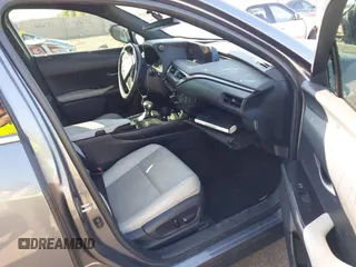2020 Lexus UX 200 z VIN JTHP3JBH9L2022441, wystawiony jako IAAI lot #41762128 z przebiegiem 84 432 mil mil oraz . Historia ofert i sprzedaży dostępna na DreamBid. Obrazek 5.