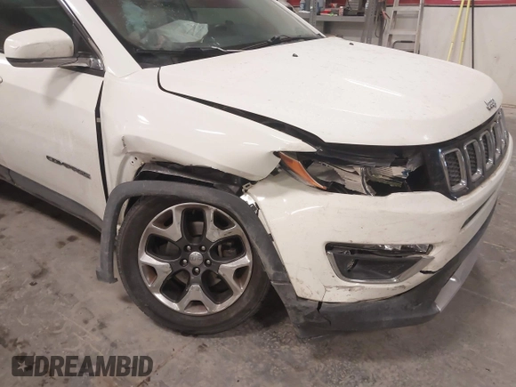2019 Jeep Compass Limited with VIN 3C4NJCCB1KT662905, listed as a IAAI auction lot 41572268 with 105,377 mi miles. Bid and sale history available at carsss.com. Image 6.