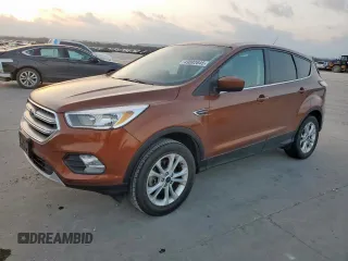 2017 Ford Escape SE with VIN 1FMCU9G92HUA51784, listed as a Copart auction lot 49002645 with 62,797 mi miles and Salvage Title. Bid and sale history available at carsss.com. Image 1.