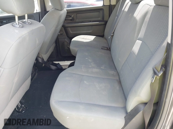 2018 Ram 1500 Express z VIN 1C6RR6KT7JS350875, wystawiony jako IAAI lot #42259123 z przebiegiem 138 116 mil mil oraz . Historia ofert i sprzedaży dostępna na DreamBid. Obrazek 8.