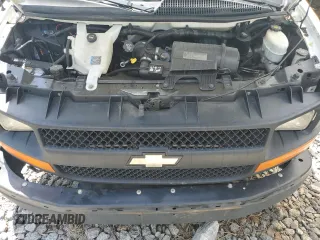 2012 Chevrolet Express Commercial Work Van z VIN 1GB0G2CA0C1166551, wystawiony jako Copart lot #52700645 z przebiegiem Nie podano mil oraz Szkoda całkowita • Salvage title. Historia ofert i sprzedaży dostępna na DreamBid. Obrazek 11.