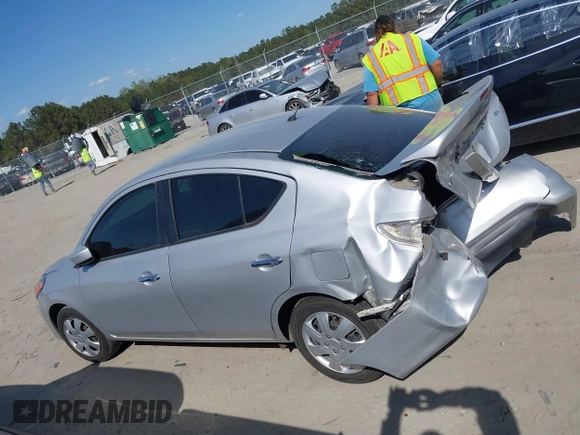 2019 Nissan Versa SV z VIN 3N1CN7AP5KL869205, wystawiony jako IAAI lot #41883310 z przebiegiem 96 317 mil mil oraz . Historia ofert i sprzedaży dostępna na DreamBid. Obrazek 14.