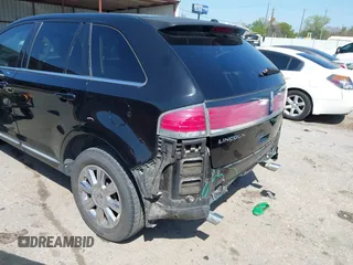 2008 Lincoln MKX z VIN 2LMDU68C08BJ33214, wystawiony jako IAAI lot #41864680 z przebiegiem 118 779 mil mil oraz . Historia ofert i sprzedaży dostępna na DreamBid. Obrazek 6.