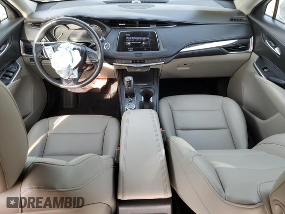 2019 Cadillac XT4 AWD Luxury with VIN 1GYFZBR44KF135140, listed as a Copart auction lot 83211944 with 39,589 mi miles and Salvage Title. Bid and sale history available at carsss.com. Image 8.