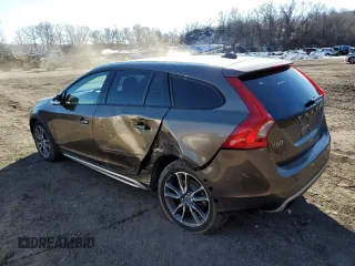 2015 Volvo V60 Cross Country T5 with VIN YV4612HKXF1000564, listed as a Copart auction lot 87921805 with 66,719 mi miles and Non Repairable. Bid and sale history available at carsss.com. Image 2.