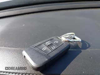 2019 Volkswagen Atlas SE with VIN 1V2UR2CA2KC557449, listed as a IAAI auction lot 42281302 with 106,739 mi miles and . Bid and sale history available at DreamBid. Image 11.