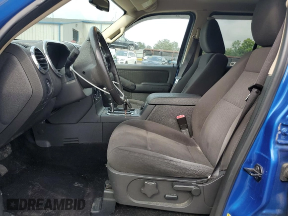 2010 Ford Explorer XLT z VIN 1FMEU6DE2AUA09064, wystawiony jako Copart lot #55181075 z przebiegiem 112 333 mil mil oraz Szkoda całkowita • Salvage title. Historia ofert i sprzedaży dostępna na DreamBid. Obrazek 7.