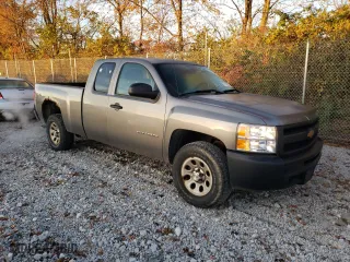 2013 Chevrolet Silverado 1500 Work Truck with VIN 1GCRKPEA1DZ139177, listed as a Copart auction lot 77972924 with 107,737 mi miles and Clean Title. Bid and sale history available at carsss.com. Image 4.