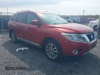 2013 Nissan Pathfinder SV with VIN 5N1AR2MM8DC669023, listed as a IAAI auction lot 42039424 with 178,000 mi miles. Bid and sale history available at carsss.com. Image 1.