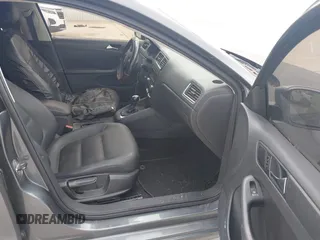 2011 Volkswagen Jetta SE с VIN 3VWDX7AJ5BM327343, выставлен на аукционе IAAI как лот 42685354 с пробегом 272 384 миль миль и . История ставок и продаж доступна на DreamBid. Изображение 5.