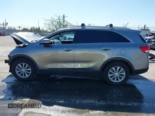 2018 Kia Sorento LX V6 with VIN 5XYPGDA57JG344609, listed as a IAAI auction lot 41626989 with 1 mi miles. Bid and sale history available at carsss.com. Image 14.