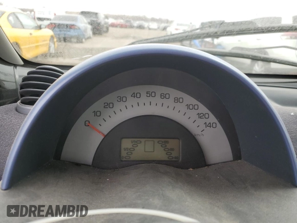 2006 Smart fortwo z VIN WMEAJ00F36J255140, wystawiony jako Copart lot #52120555 z przebiegiem Nie podano mil oraz Tytuł czysty. Historia ofert i sprzedaży dostępna na DreamBid. Obrazek 9.
