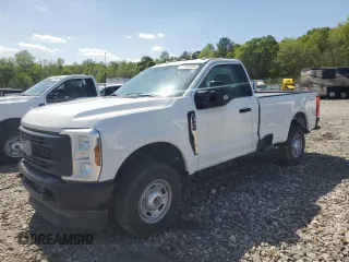 2024 Ford F-250 XL z VIN 1FTBF2BA4RED42236, wystawiony jako Copart lot #52189235 z przebiegiem Nie podano mil oraz Szkody całkowita. Historia ofert i sprzedaży dostępna na DreamBid. Obrazek 1.