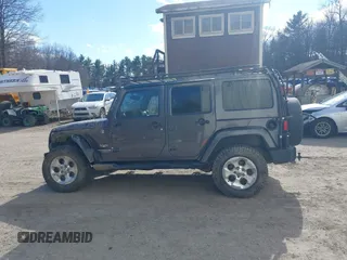 2014 Jeep Wrangler Unlimited Sahara с VIN 1C4BJWEG3EL267279, выставлен на аукционе IAAI как лот 42083836 с пробегом 81 796 миль миль и . История ставок и продаж доступна на DreamBid. Изображение 14.