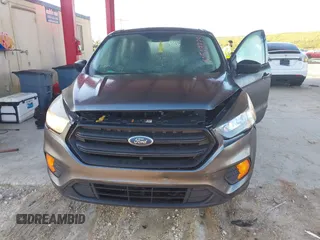 2018 Ford Escape S с VIN 1FMCU0F77JUB55429, выставлен на аукционе IAAI как лот 40508774 с пробегом 126 008 миль миль и . История ставок и продаж доступна на DreamBid. Изображение 6.