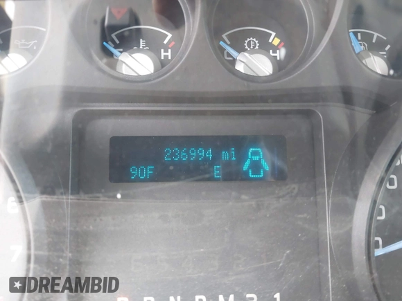 2013 Ford F-250 XL with VIN 1FT7X2B60DEB53722, listed as a IAAI auction lot 41890186 with 236,994 mi miles and . Bid and sale history available at DreamBid. Image 15.