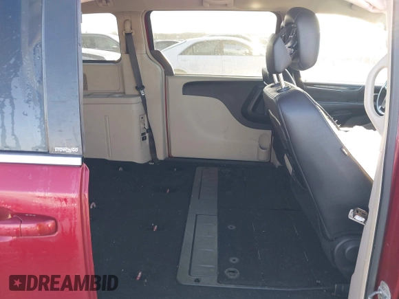 2014 Chrysler Town & Country Touring with VIN 2C4RC1BGXER126894, listed as a IAAI auction lot 41759567 with 150,994 mi miles. Bid and sale history available at carsss.com. Image 8.