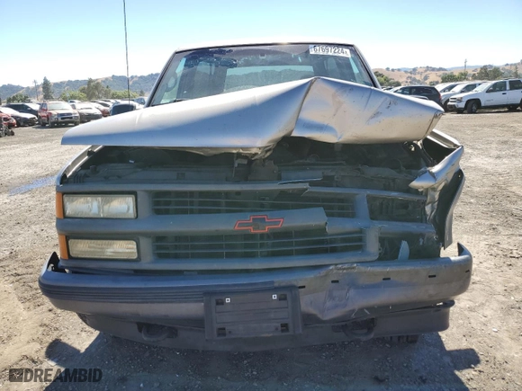 1999 Chevrolet Tahoe with VIN 3GNEK18R5XG184695, listed as a Copart auction lot 67697224 with 135,316 mi miles and Salvage Title. Bid and sale history available at carsss.com. Image 5.
