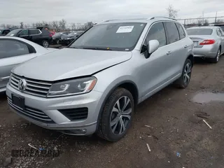 2017 Volkswagen Touareg Wolfsburg Edition с VIN WVGRF7BP3HD004486, выставлен на аукционе IAAI как лот 41759564 с пробегом 90 722 миль миль и . История ставок и продаж доступна на DreamBid. Изображение 17.