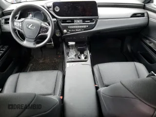 2024 Lexus ES 300h с VIN 58ADA1C14RU037331, выставлен на аукционе Copart как лот 84036414 с пробегом 10 717 миль миль и Списание • Salvage title. История ставок и продаж доступна на DreamBid. Изображение 8.