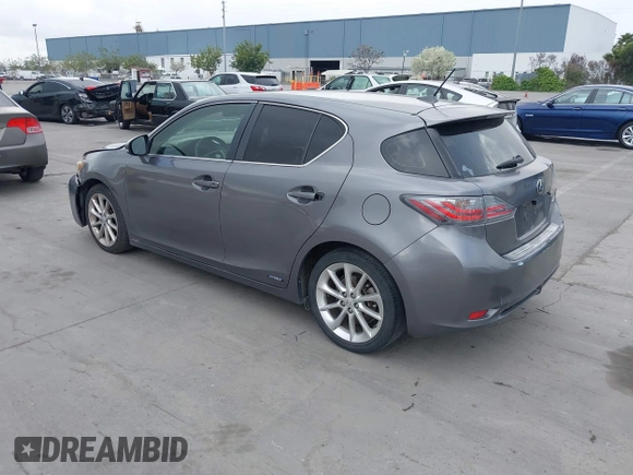 2013 Lexus CT 200h z VIN JTHKD5BH5D2172224, wystawiony jako IAAI lot #41910672 z przebiegiem 160 411 mil mil oraz . Historia ofert i sprzedaży dostępna na DreamBid. Obrazek 3.
