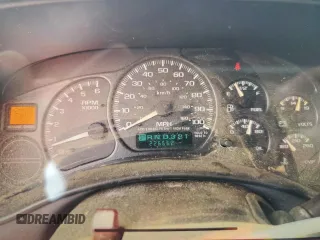 2002 Chevrolet Tahoe Z71 z VIN 1GNEK13T72R285197, wystawiony jako Copart lot #53784905 z przebiegiem 226 662 mil mil oraz Szkoda całkowita • Salvage title. Historia ofert i sprzedaży dostępna na DreamBid. Obrazek 9.