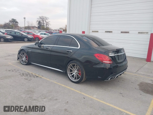 2016 Mercedes-Benz C 63 S AMG z VIN 55SWF8HB7GU163686, wystawiony jako IAAI lot #40884579 z przebiegiem Nie podano mil oraz . Historia ofert i sprzedaży dostępna na DreamBid. Obrazek 3.