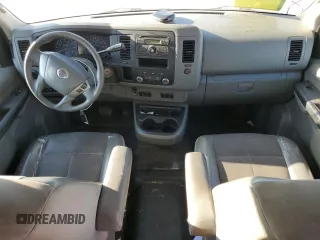 2016 Nissan NV S z VIN 5BZBF0AAXGN852562, wystawiony jako Copart lot #72260334 z przebiegiem 131 898 mil mil oraz Szkoda całkowita • Salvage title. Historia ofert i sprzedaży dostępna na DreamBid. Obrazek 8.