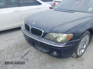 2006 BMW 7 Series 750Li with VIN WBAHN83576DT26418, listed as a IAAI auction lot 41555297 with 124,801 mi miles. Bid and sale history available at carsss.com. Image 6.