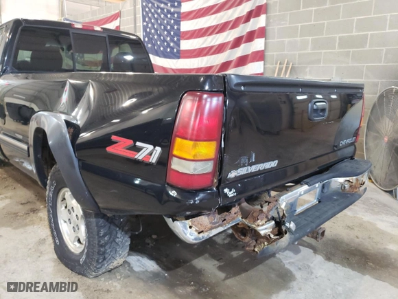 2000 Chevrolet Silverado 1500 LS with VIN 1GCEK14T1YE263459, listed as a Copart auction lot 48851852 with 146,246 mi miles and Salvage Title. Bid and sale history available at carsss.com. Image 9.