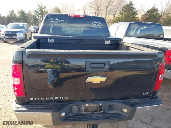 2007 Chevrolet Silverado 1500 LT w/2LT with VIN 2GCEK13M271558726, listed as a IAAI auction lot 41645324 with NaN miles. Bid and sale history available at carsss.com. Image 16.