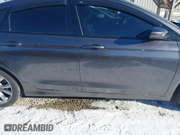 2015 Chrysler 200 S with VIN 1C3CCCBB7FN573949, listed as a IAAI auction lot 41314490 with 112,410 mi miles and . Bid and sale history available at DreamBid. Image 13.