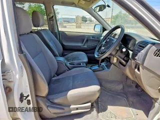 2004 Isuzu Rodeo S z VIN 4S2CK58W544313903, wystawiony jako Copart lot #57535585 z przebiegiem 121 385 mil mil oraz Tytuł czysty. Historia ofert i sprzedaży dostępna na DreamBid. Obrazek 5.